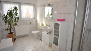 Handtücher, Seife, Toilettenpapier