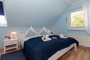 2 bedrooms, cribs/infant beds, travel crib, WiFi