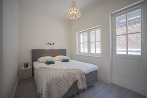 2 sovrum, arbetsyta för laptop, strykjärn/strykbräda och wi-fi