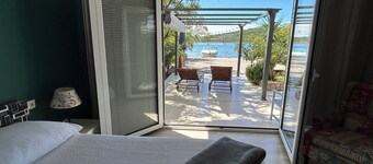 Holliday house Toma next to the sea
