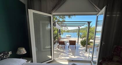 Holliday house Toma next to the sea