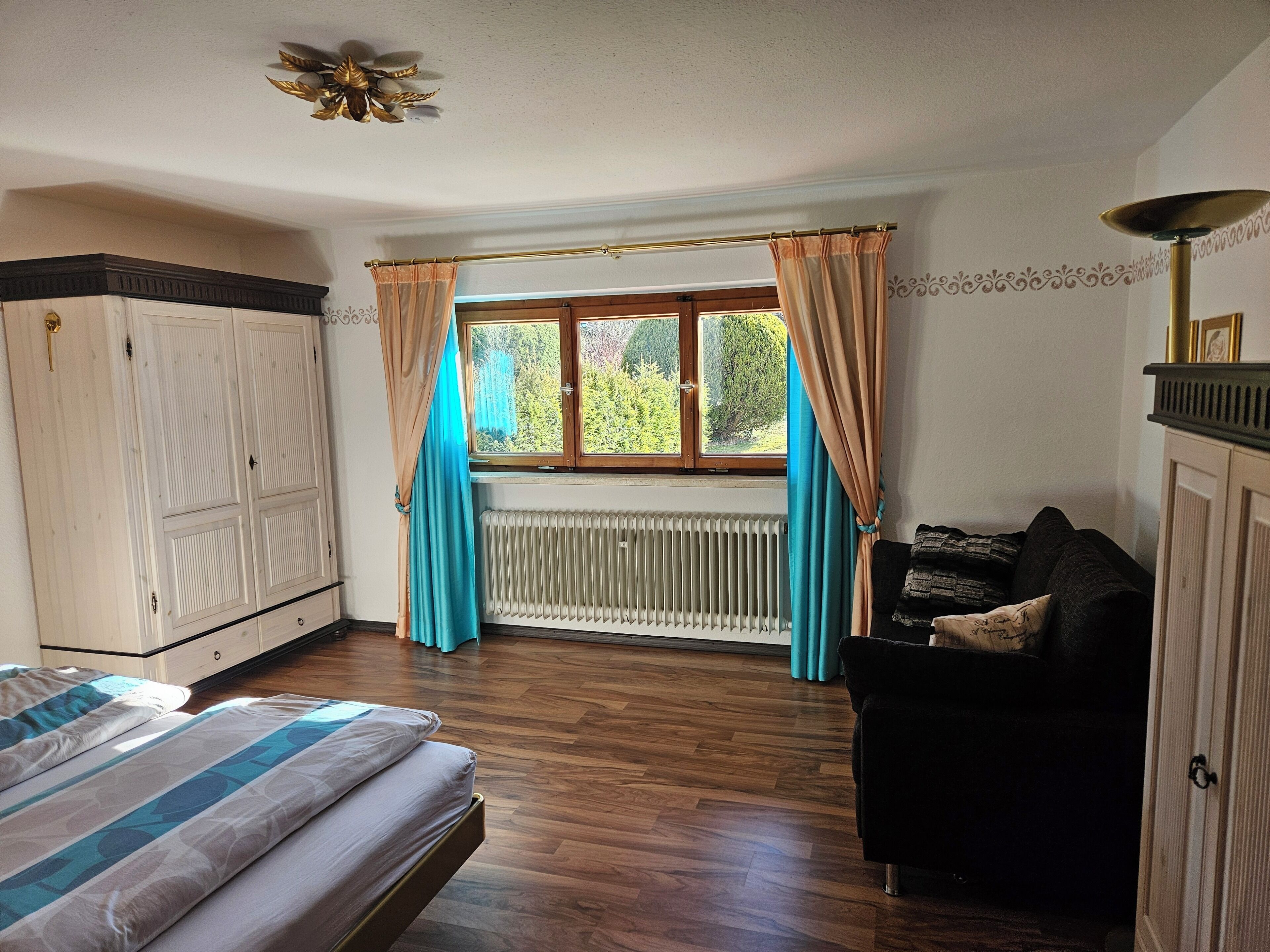 1 bedroom, in-room safe, iron/ironing board, free WiFi