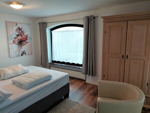 5 habitaciones, cuna de viaje, wifi gratis y ropa de cama 