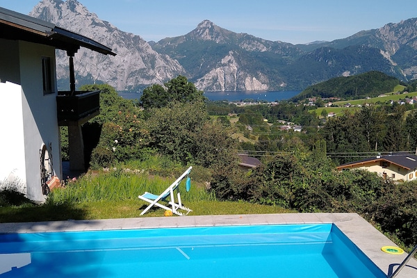 Pool mit Panorama-Blick