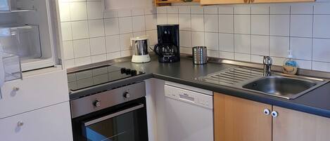 Frigorifero, forno, lavastoviglie