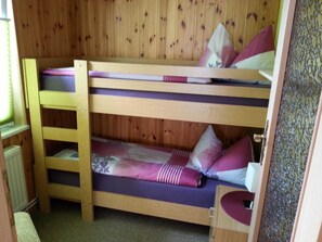 2 bedrooms, bed sheets - Ruegen-Fewo 101 - holiday house (Sagard auf Rügen)