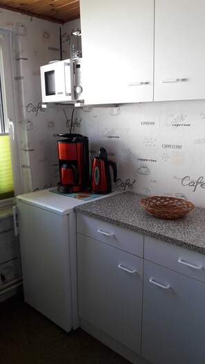 Unclassified image, 5 of 16, button