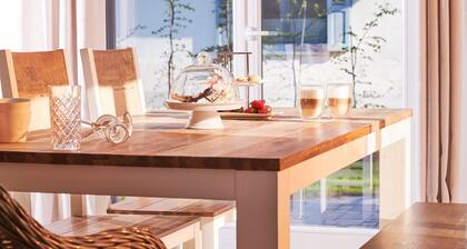 Dream vacation house under thatch for highest demands in Glowe on Rügen