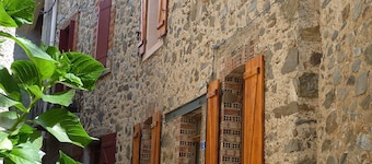 Terrace, large kitchen, WLAN, high quality equipped! Garden 2 min from the house