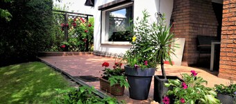 House in an oasis in Berlin with pool, garden, air-conditioning and fireplace