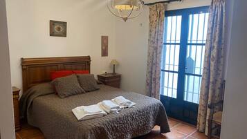 3 habitaciones, internet y ropa de cama