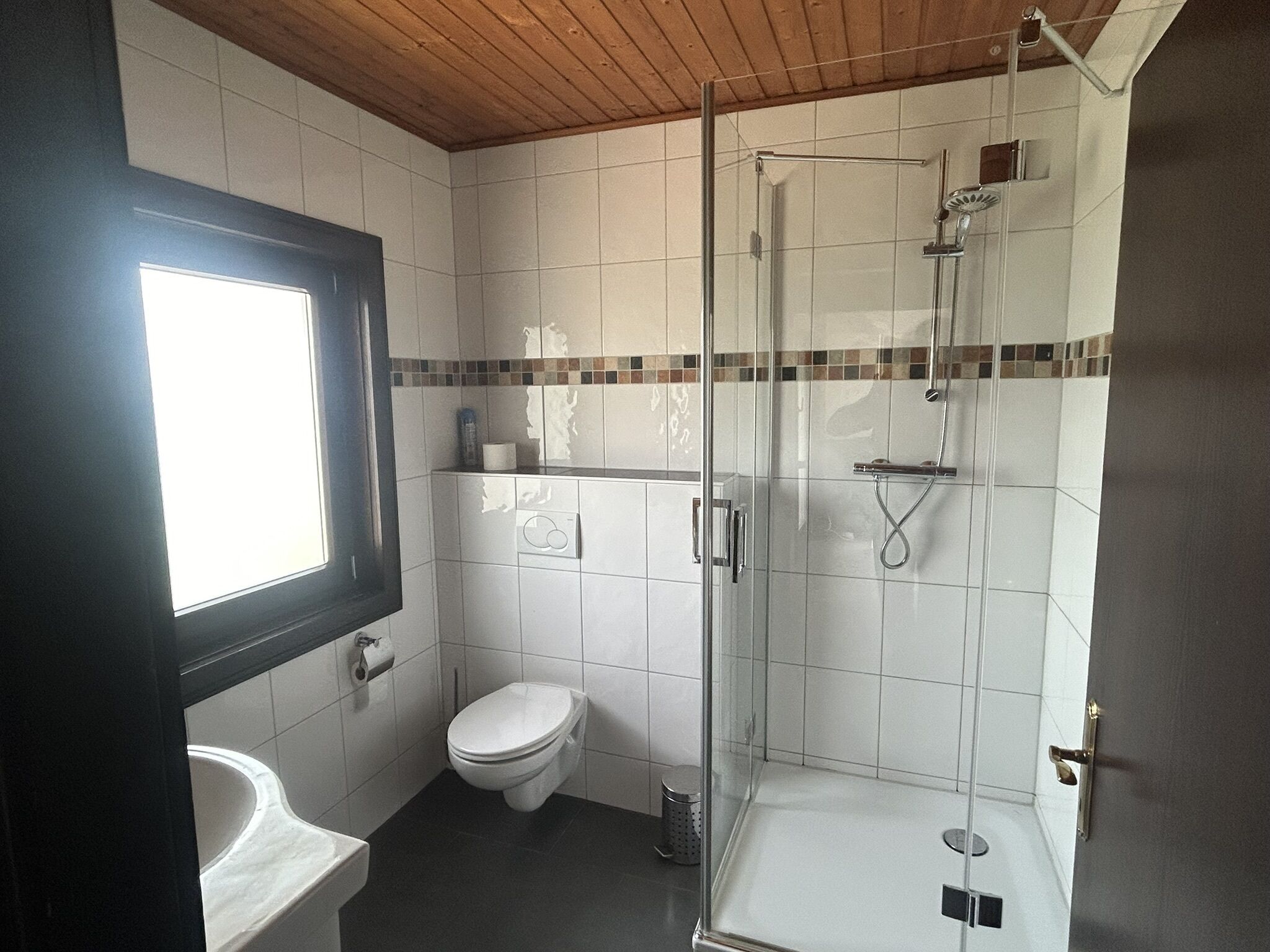 Dusche, Seife, Toilettenpapier