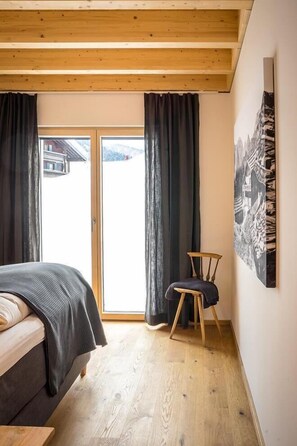 3 bedrooms, iron/ironing board, Internet, bed sheets