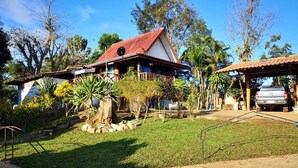 Family Bungalow for 4 People with Fan  | Terrace/patio - Yai Nang Garden Homestay (Wiang Chai)