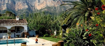 Chalet Montgo – Guest house of a Finca