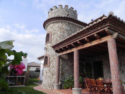 Andalusian style, private pool with salt water, just 500 meters to Conil, landscaped garden, brick BBQ - Casa Maria del Carmen -