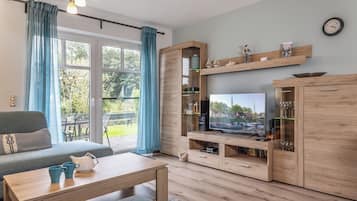 Televisor, llibres i estèreo