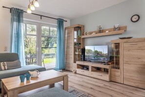 Télévision, livres, chaîne hi-fi