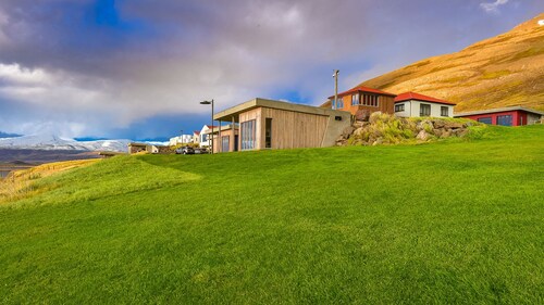 Loft house with incredible views of the fjord