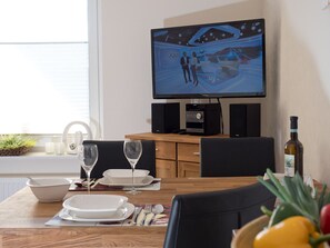 Dining - High quality apartment, Büsum, W-Lan, 200m to the beach, 300m to the center, promenade (Büsum)