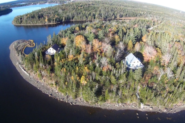 rechts das Bluenose Haus, daneben Yellownose, auch zusammen buchbar