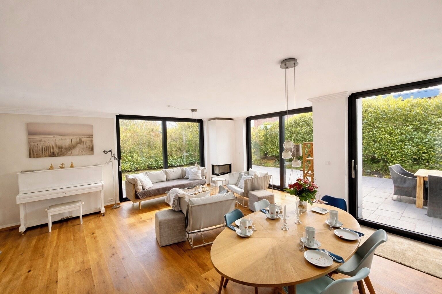 TV, fireplace, stereo