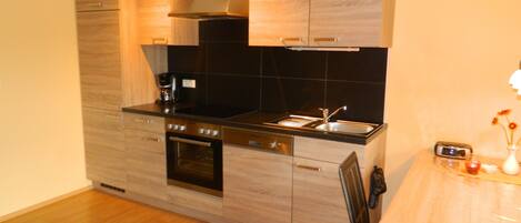 Refrigerador, horno, placa de cocina, lavavajillas