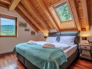 6 habitaciones, tabla de planchar con plancha, cuna de viaje y wifi