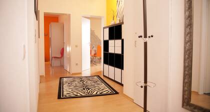 Ferienwohnung, ruhig, stadtnah, bis 2 Pers.,Balkon, Parkplatz,WiFi,Herkulesblick