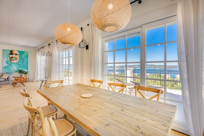 Exclusive new 5 * villa with panoramic sea view and heated pool