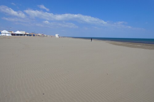 Beautiful, lovingly furnished holiday home near the beach with sea views