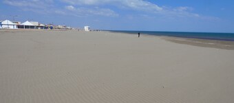 Nydelig, nydelig innredet feriehus nær stranden med havutsikt