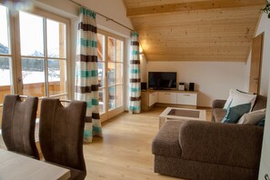 TV - Apartment 68 sqm, balcony, 2 bedrooms, living room, kitchen, max. 4 p. (Ruhpolding)