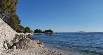 Appartement confortable avec vue sur la mer, proche de la plage, familial, WiFi