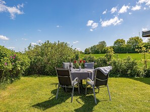 Outdoor dining - La Casa Ferienwohnung Uferschwalbe - La Casa Apartment Uferschwalbe (Steinberg)