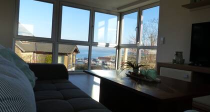 Traumhafte, sonnige Ferienwohnung mit Ostseeblick und Balkon in Strandnähe