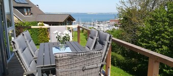 Fantastisk, solrik leilighet med utsikt over Østersjøen og balkong nær stranden