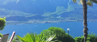 Villa mit eigenen Pool und freiem See- und Bergblick