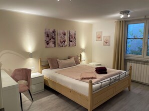 3 bedrooms, WiFi, bed sheets