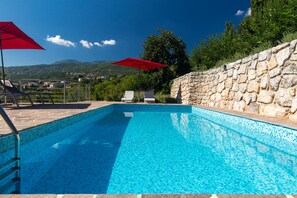 Outdoor pool - Villa Capra Verde - private pool, oasis of peace, 150 m as the crow flies to the sea, Opatija  (Icici)
