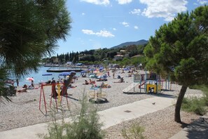 Beach nearby, sun loungers - Villa Capra Verde - private pool, oasis of peace, 150 m as the crow flies to the sea, Opatija  (Icici)