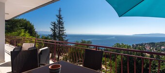 Villa Capra Verde - private pool, oasis of peace, 150 m as the crow flies to the sea, Opatija 