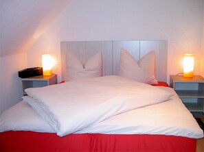 5 bedrooms, WiFi, bed sheets