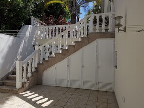 Property grounds - Exclusive and peaceful private villa with pool and fantastic 180 ° Meerbick (El Sauzal)