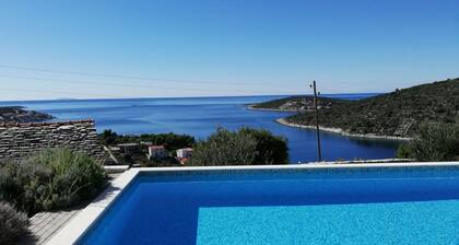 Large Captain's Villa® Seadream 5*, 400 square meters, detached, 200 meters from the ocean, hydrolyzed pool