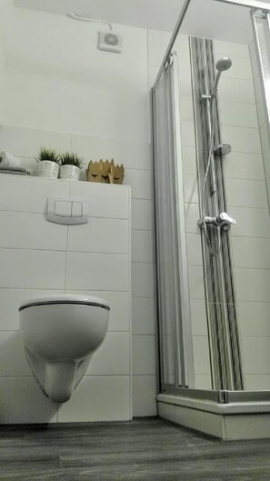 Hårtørrer, håndklæder, Toiletpapir