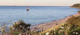 Barnevennlig komfortleilighet, nær stranden, havutsikt