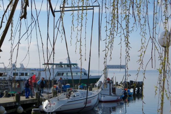 Kranen der Segeljachten (im April und Oktober)