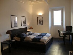3 bedrooms, desk, iron/ironing board, free WiFi - Apartment with 3 bedrooms and 3 bathrooms by the Spanish Steps (Rom)