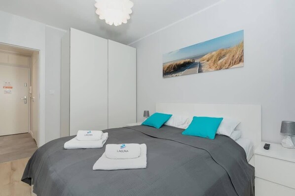 1 habitación, tabla de planchar con plancha, wifi y ropa de cama 